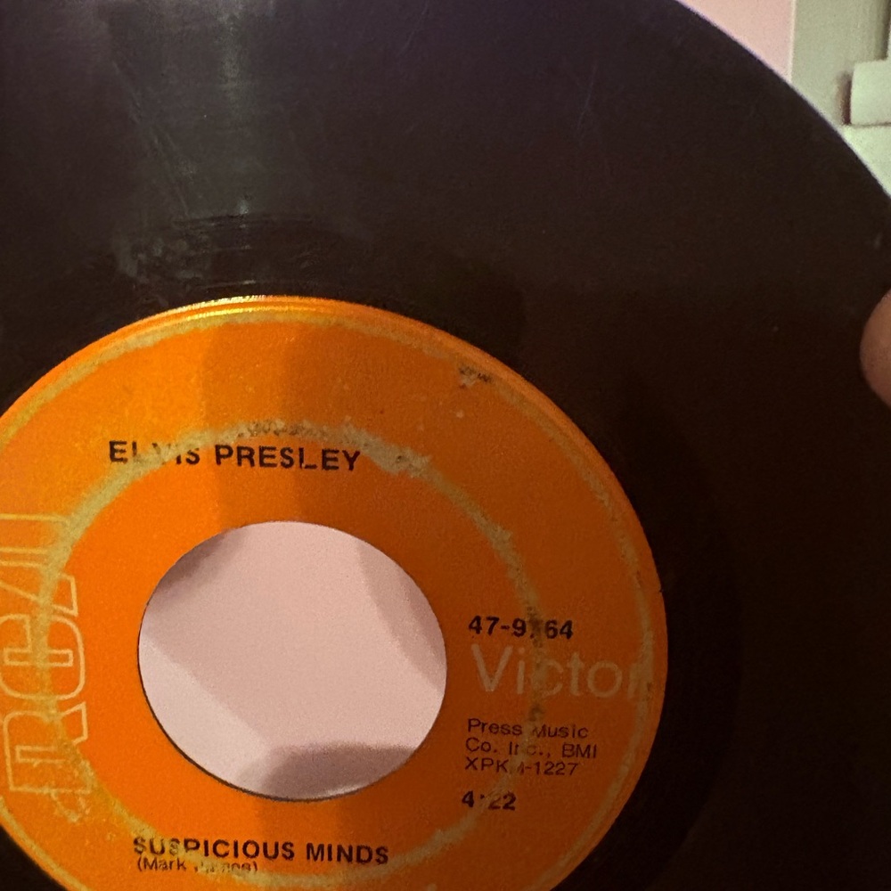 Elvis Presley Vinyl Record - Suspicious Minds